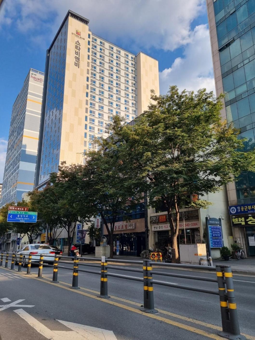 Daegu Star B&B Dsr Hotel Lily Guestroom Екстериор снимка