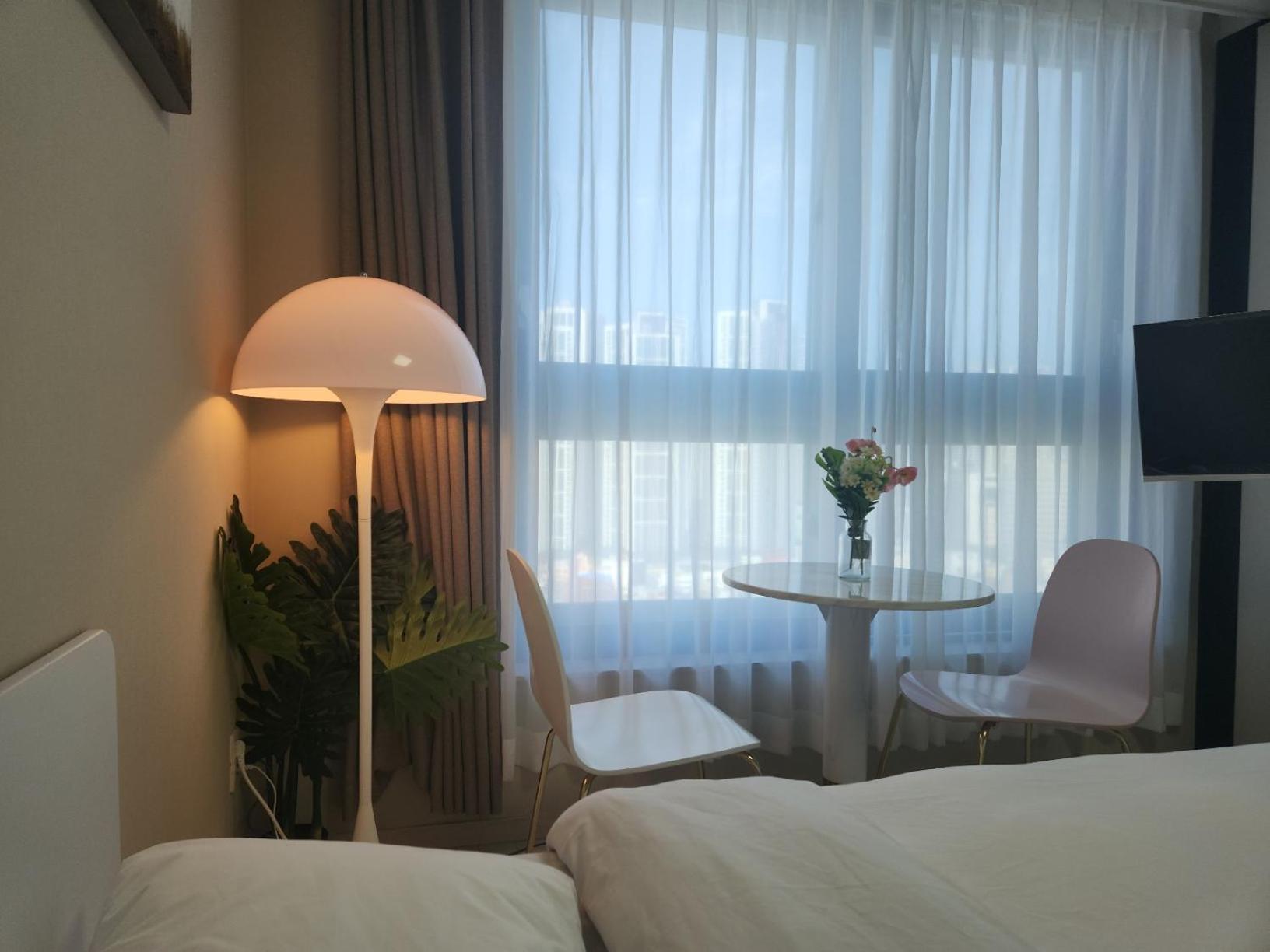 Daegu Star B&B Dsr Hotel Lily Guestroom Екстериор снимка