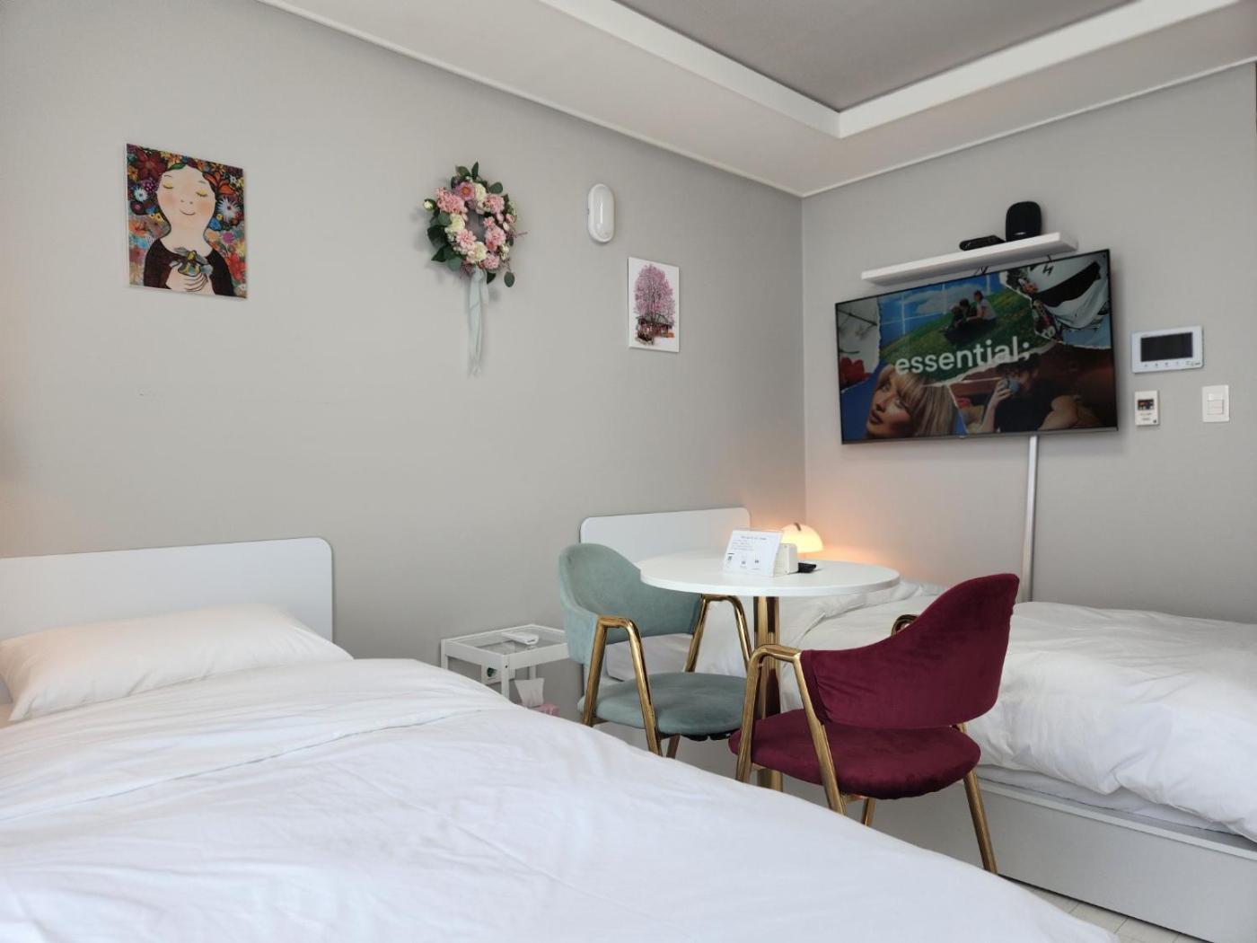 Daegu Star B&B Dsr Hotel Lily Guestroom Екстериор снимка